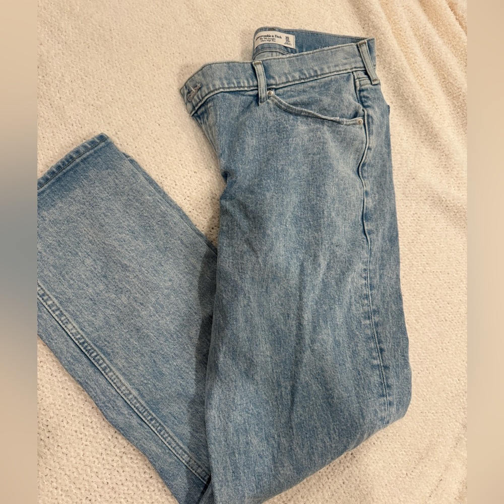 Abercrombie - The 90’s Striaght Ultra High Rise - S 10/30